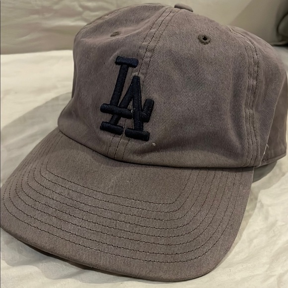 ‘47 Brand Accessories - Los Angeles Dodgers LA Logo Baseball Cap - Taupe with Navy Embroidery